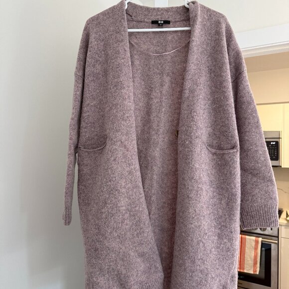 Uniqlo sweater - Picture 1 of 2